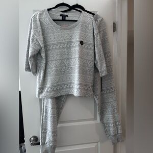 Tahari Light Gray Patterned Pajama Set